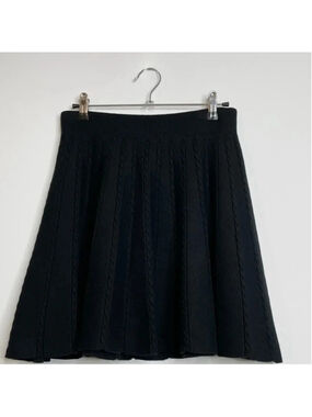 SHEIN, Pleated Flowy Skater Pull-On Skirt Color Black, Size 6 Elastic Wa…